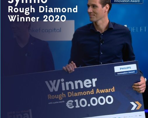 Photo of Syntho with the Philips innovation award after pitching the synthetic data proposition